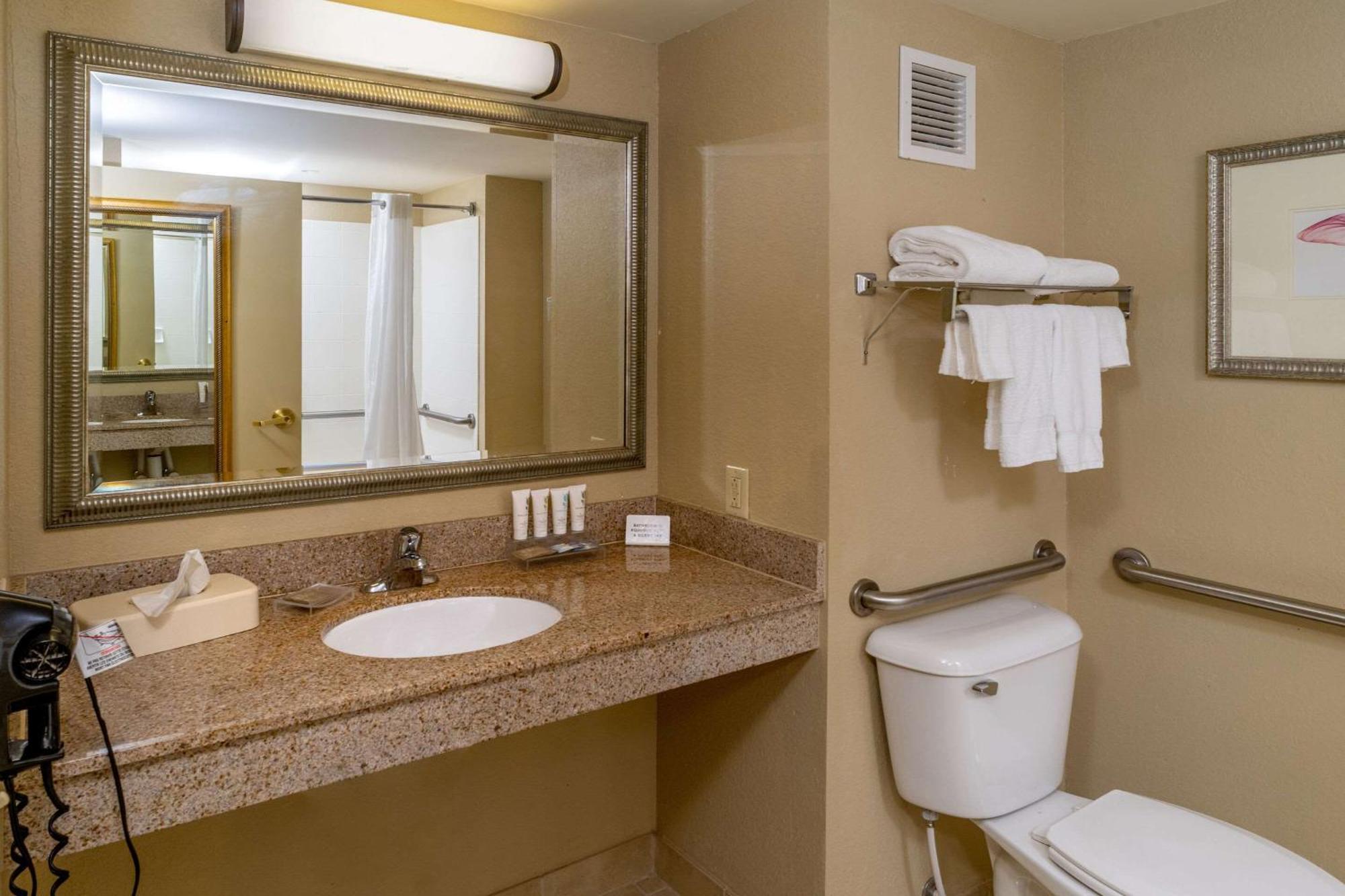 Country Inn & Suites By Radisson, Princeton, Wv Esterno foto